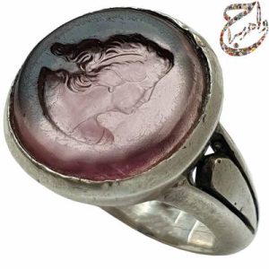 انگشتر الکساندریت حکاکی کهنه شمایل