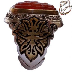 انگشتر عقیق سرخ کهنه یمنی حکاکی برجسته