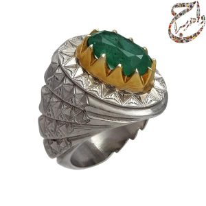 انگشتر زمرّد زامبیایی اصیل معدنی با رکاب نقره دست ساز