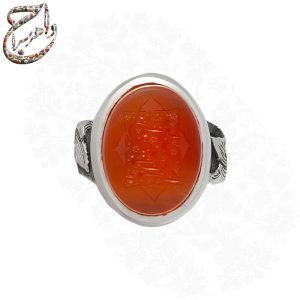 انگشتر عقیق سرخ خط ربیع با ذکر یا اباعبدالله الحسین و رکاب قلمزنی استاد ساعی