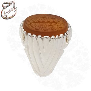 عقیق پرتقالی خطی مزین به آیه و من یتق الله با رکاب استاد امامی