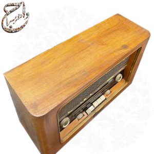رادیو لامپی قدیمی چوبی
