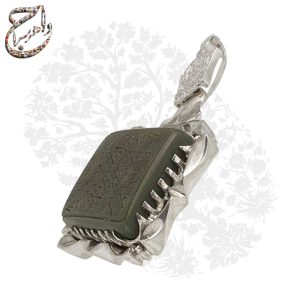 گردن آویز نقره دست ساز با سنگ یشم خطی