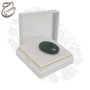 نگین یشم ایرانی سبز طبیعی | تراش دامله ۲۵×۱۸ میلی‌متر