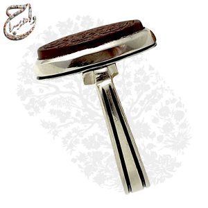 انگشتر عقیق یمنی با حکاکی انّ معیَ ربّی
